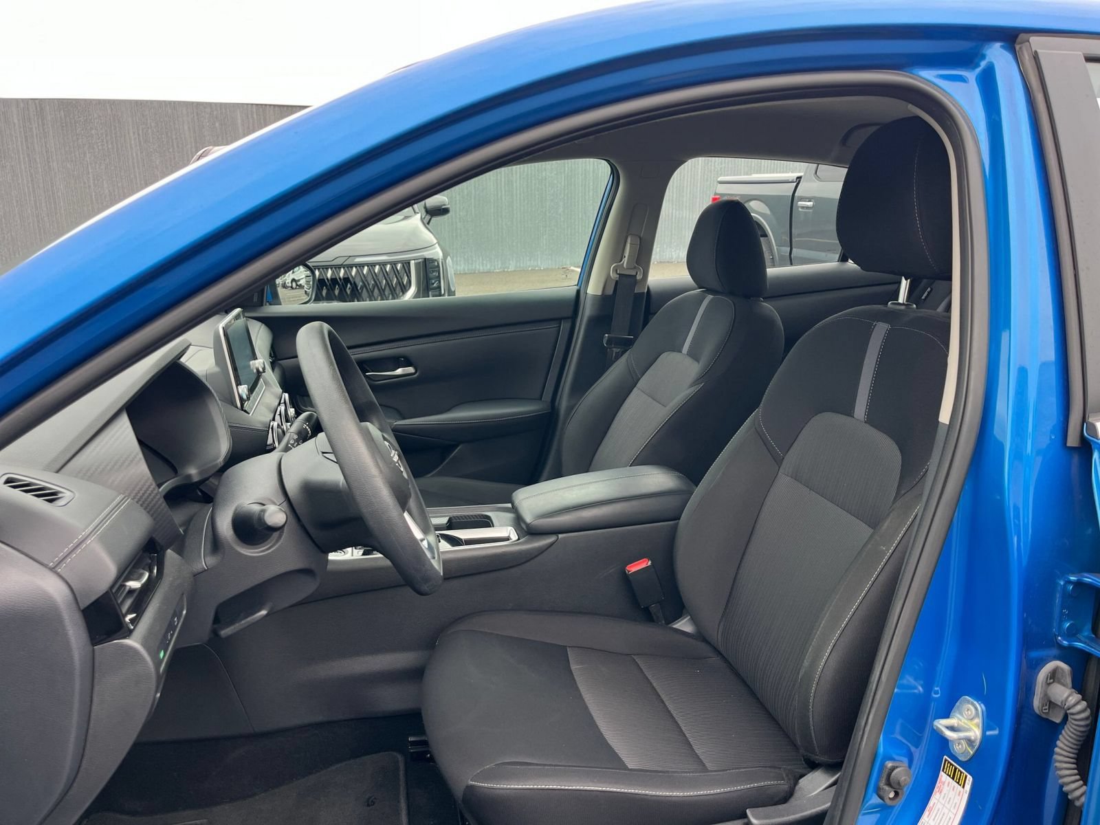 Used 2025 Nissan Sentra SV FWD image 34