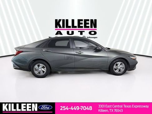 Used 2025 Hyundai Elantra SE FWD image 10