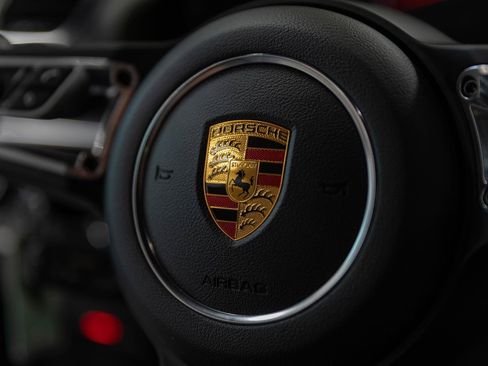 Used 2018 Porsche 718 Cayman RWD image 95