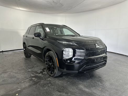 Used 2024 Mitsubishi Outlander SEL Black Edition AWD/4WD image 2