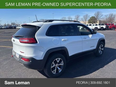 Used 2017 Jeep Cherokee Trailhawk w/ Cold Weather Group image 5