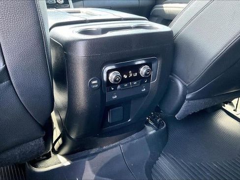 Used 2022 GMC Yukon XL Denali w/ Advanced Technology Package AWD/4WD image 9