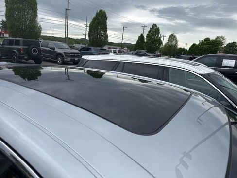 Used 2023 Lincoln Nautilus Reserve image 6