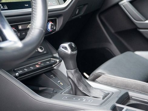 Used 2020 Audi Q3 2.0T Prestige w/ Prestige Package image 27