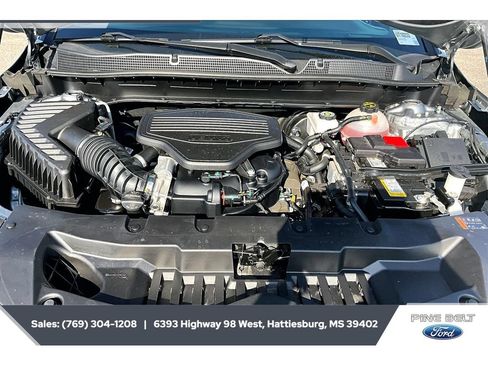 Used 2025 Chevrolet Blazer RS FWD image 8