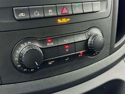 Used 2018 Mercedes-Benz Metris Passenger image 16