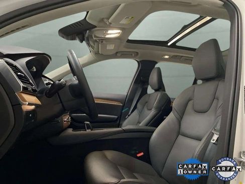 Used 2025 Volvo XC90 B6 Plus image 29