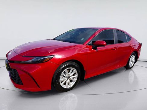 Used 2025 Toyota Camry LE w/ Convenience Package FWD image 3