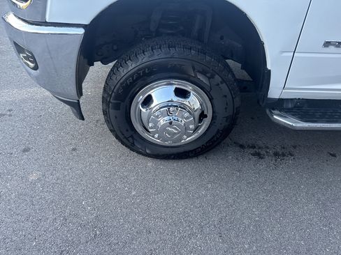 Used 2024 RAM 3500 Big Horn image 11