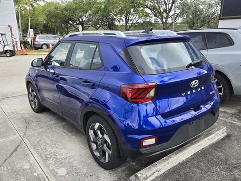 Certified 2022 Hyundai Venue Limited image 7