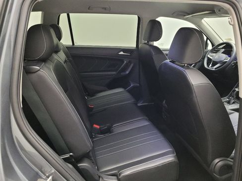 Used 2024 Volkswagen Tiguan SE FWD image 19