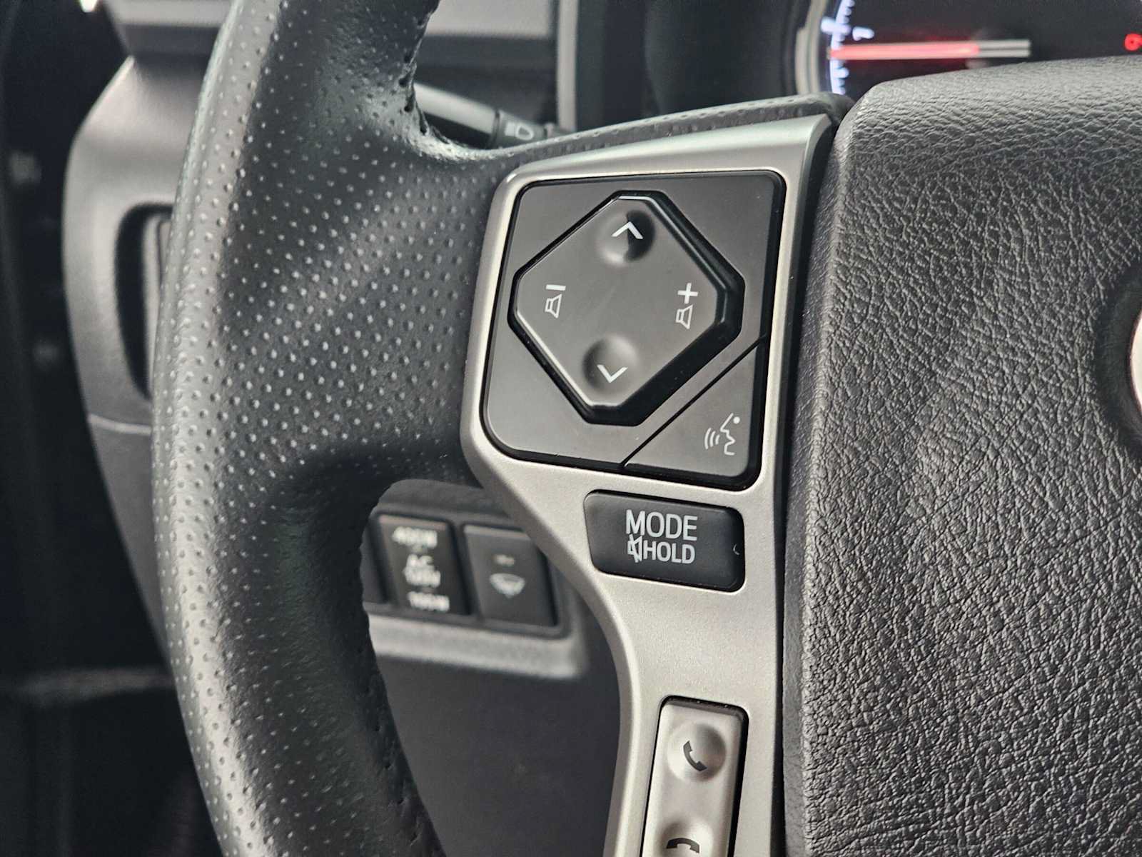 Used 2022 Toyota 4Runner Limited AWD/4WD image 30