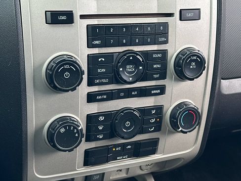Used 2011 Ford Escape XLT w/ 201A Rapid Spec Order Code FWD image 19
