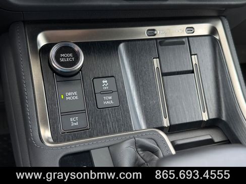 Used 2024 Lexus GX 550 AWD/4WD image 32