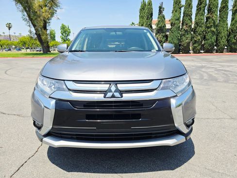 Used 2018 Mitsubishi Outlander SE FWD image 2