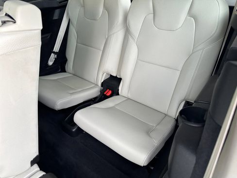 Used 2020 Volvo XC90 T5 Momentum w/ Protection Package image 19