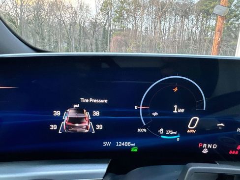 Used 2024 Cadillac Lyriq Luxury image 21