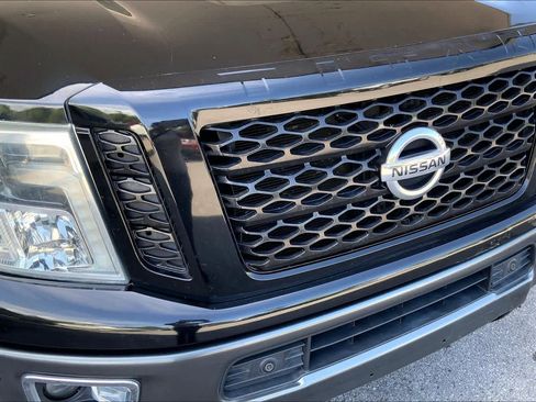 Used 2016 Nissan Titan PRO-4X AWD/4WD image 30