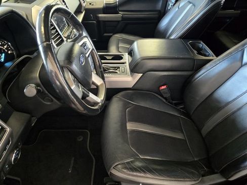 Used 2018 Ford F150 Platinum w/ Equipment Group 701A Luxury AWD/4WD image 17