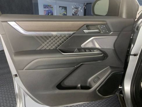 Used 2024 GMC Acadia Denali w/ Super Cruise Package AWD/4WD image 26