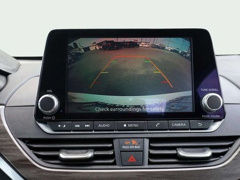 Used 2025 Nissan Altima 2.5 SV FWD image 28