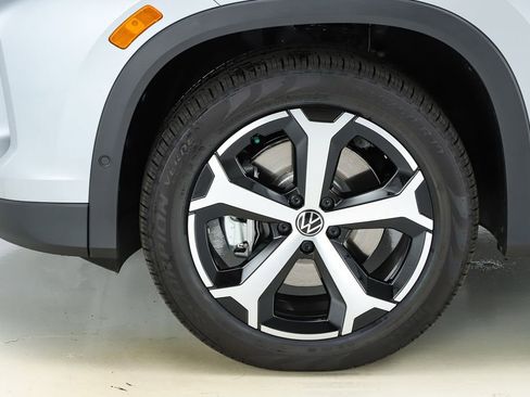New 2026 Volkswagen Tiguan SE image 5