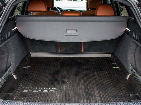 Used 2022 Audi e-tron Premium w/ Convenience Plus Package image 45