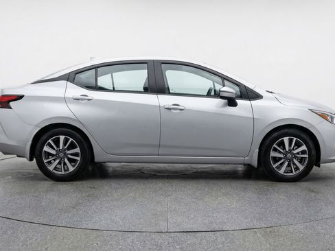 Used 2025 Nissan Versa SV image 11