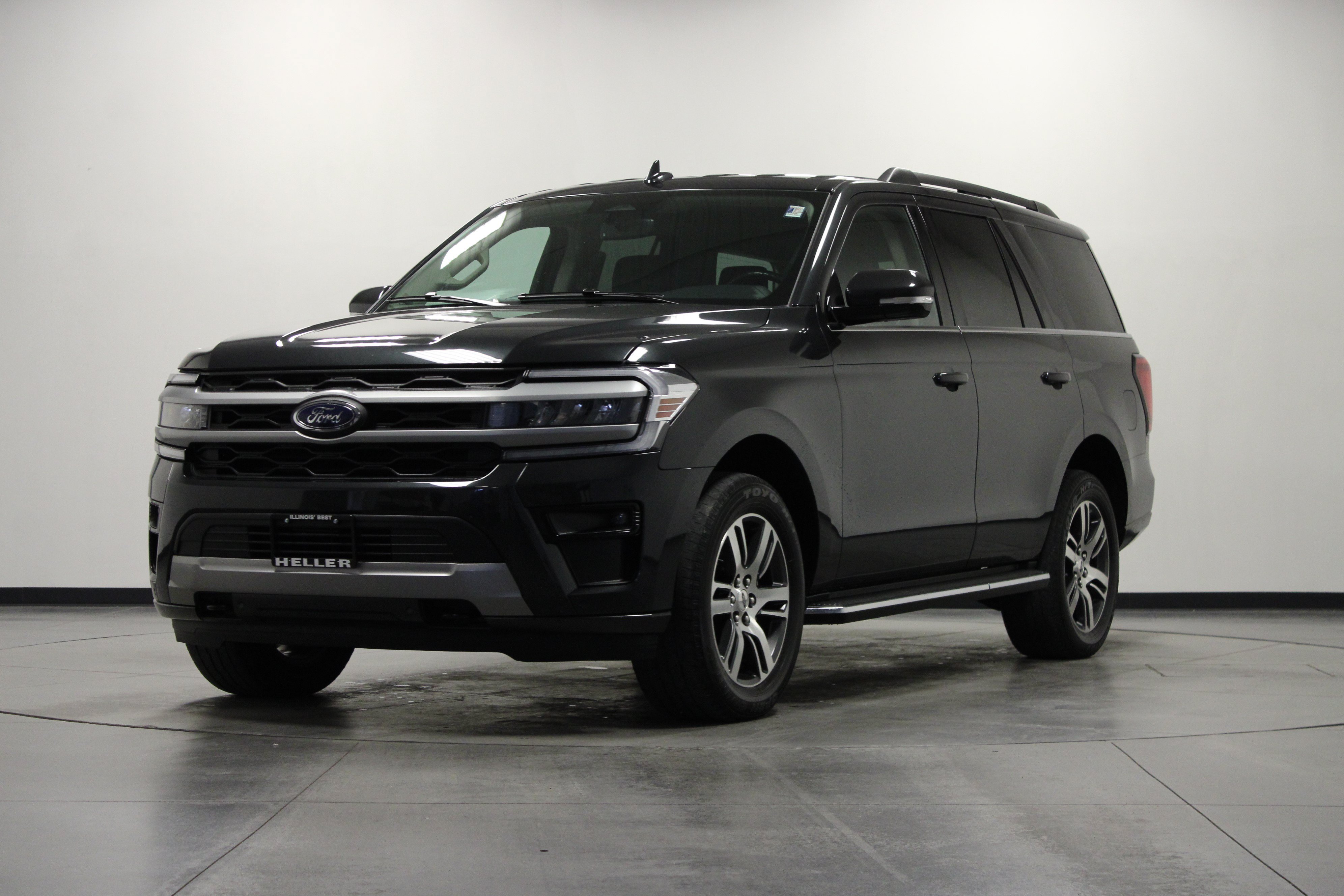 Used 2023 Ford Expedition XLT AWD/4WD image 8