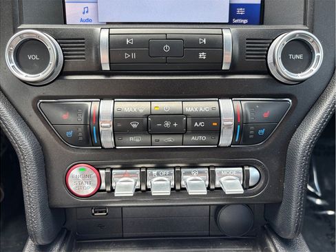 Used 2022 Ford Mustang Premium RWD image 31