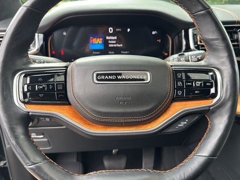 Used 2022 Jeep Grand Wagoneer Series III w/ Rear Seat Video Group 1 image 19