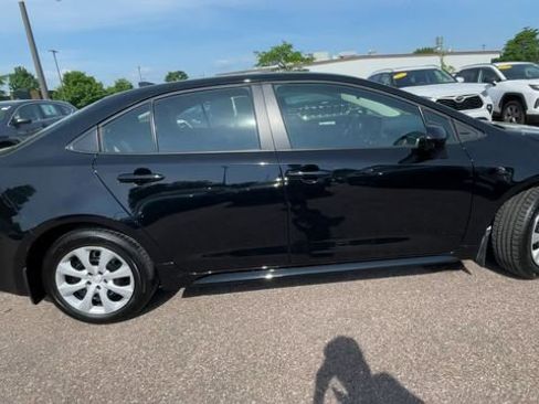 Certified 2025 Toyota Corolla LE FWD image 9