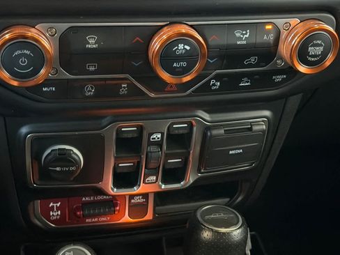 Used 2021 Jeep Gladiator Mojave AWD/4WD image 22