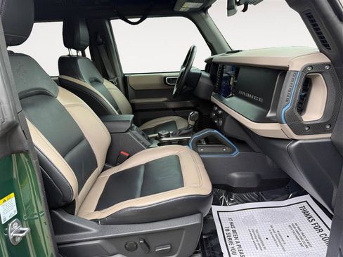 Used 2023 Ford Bronco Wildtrak image 16