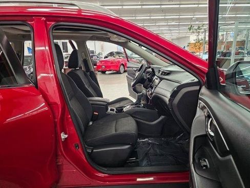 Used 2017 Nissan Rogue SV AWD/4WD image 34
