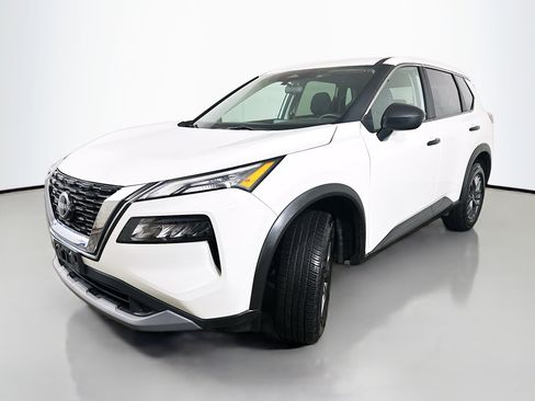 Used 2023 Nissan Rogue S image 3