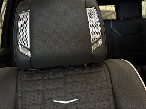 New 2025 Cadillac Escalade ESV Sport Platinum image 32