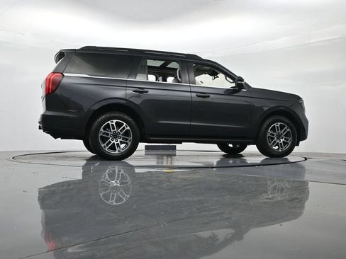 Certified 2025 Ford Expedition Active AWD/4WD image 37