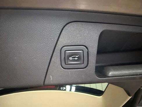 Used 2017 Buick Envision Essence FWD image 23