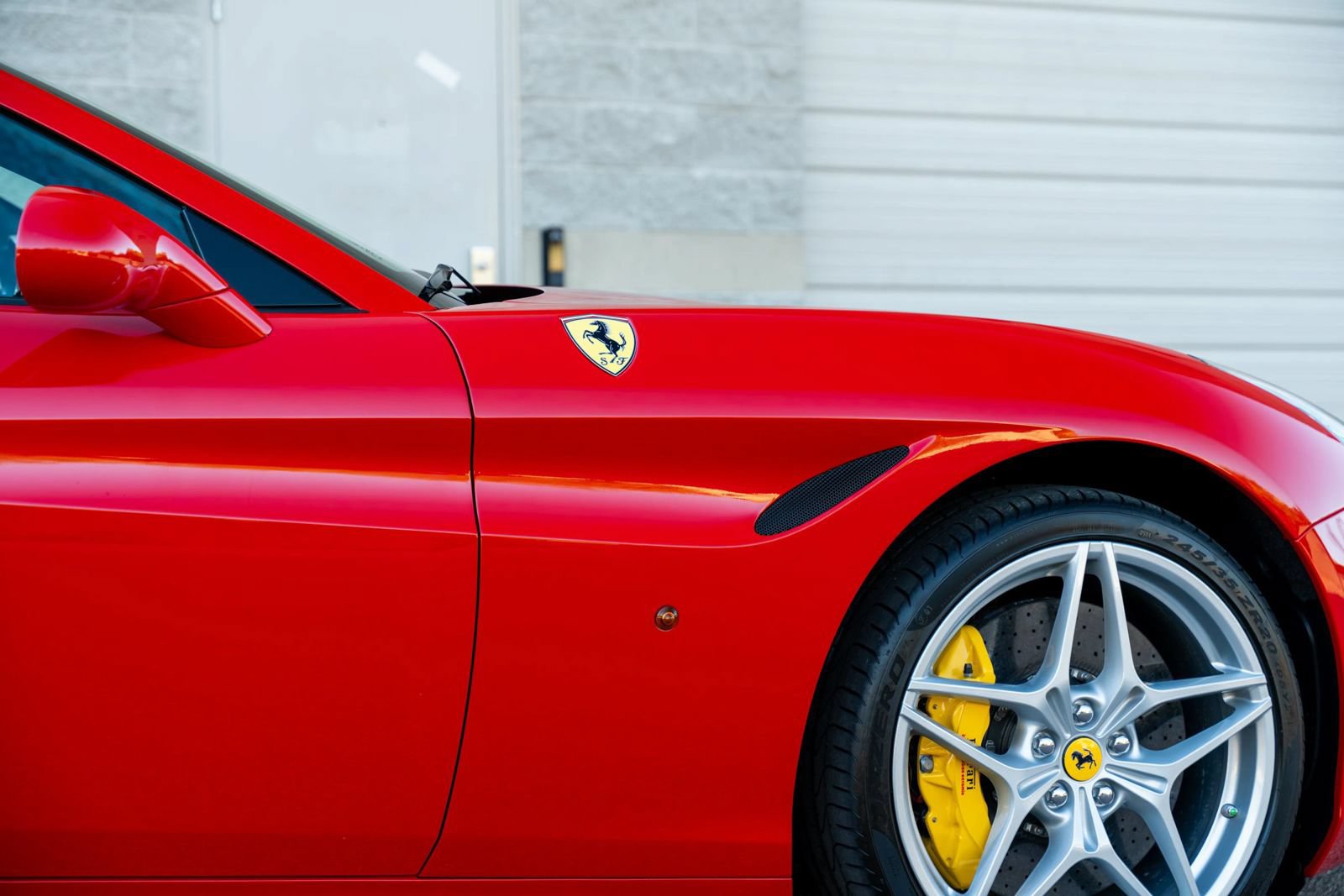 Used 2015 Ferrari California T RWD image 50