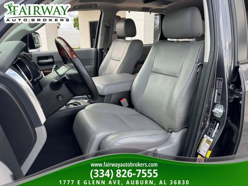 Used 2021 Toyota Sequoia Platinum AWD/4WD image 10