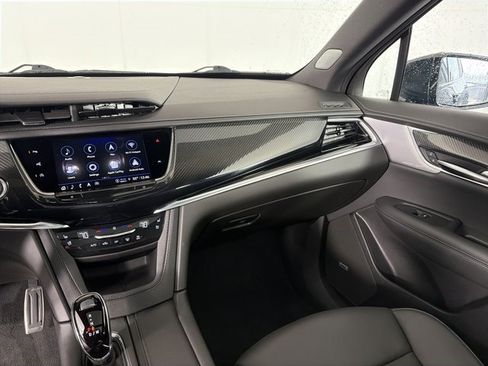 Certified 2024 Cadillac XT6 Sport w/ Technology Package AWD/4WD image 4