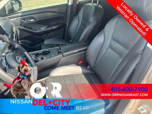 Used 2024 Nissan Rogue SL w/ SL Premium Package FWD image 14