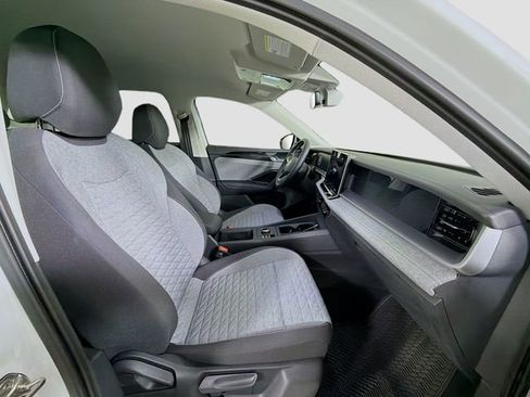 Used 2025 Volkswagen Tiguan S image 25