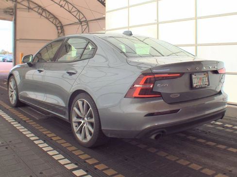 Used 2020 Volvo S60 T5 Momentum FWD image 4