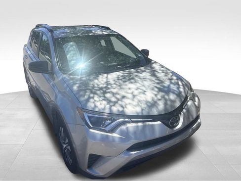Used 2018 Toyota RAV4 LE w/ Carpet Mat Package AWD/4WD image 2