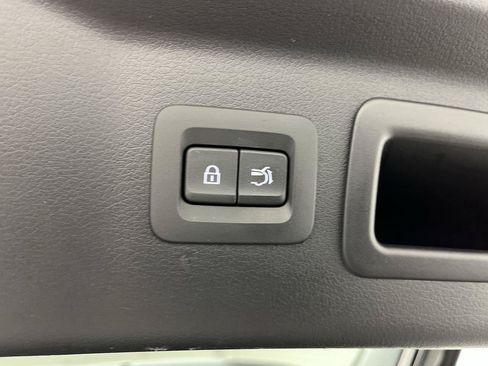 Certified 2025 MAZDA CX-70 Plug-In Hybrid w/ Premium Plus AWD/4WD image 32