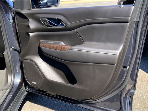 Certified 2022 GMC Acadia Denali w/ Denali Technology Package image 20