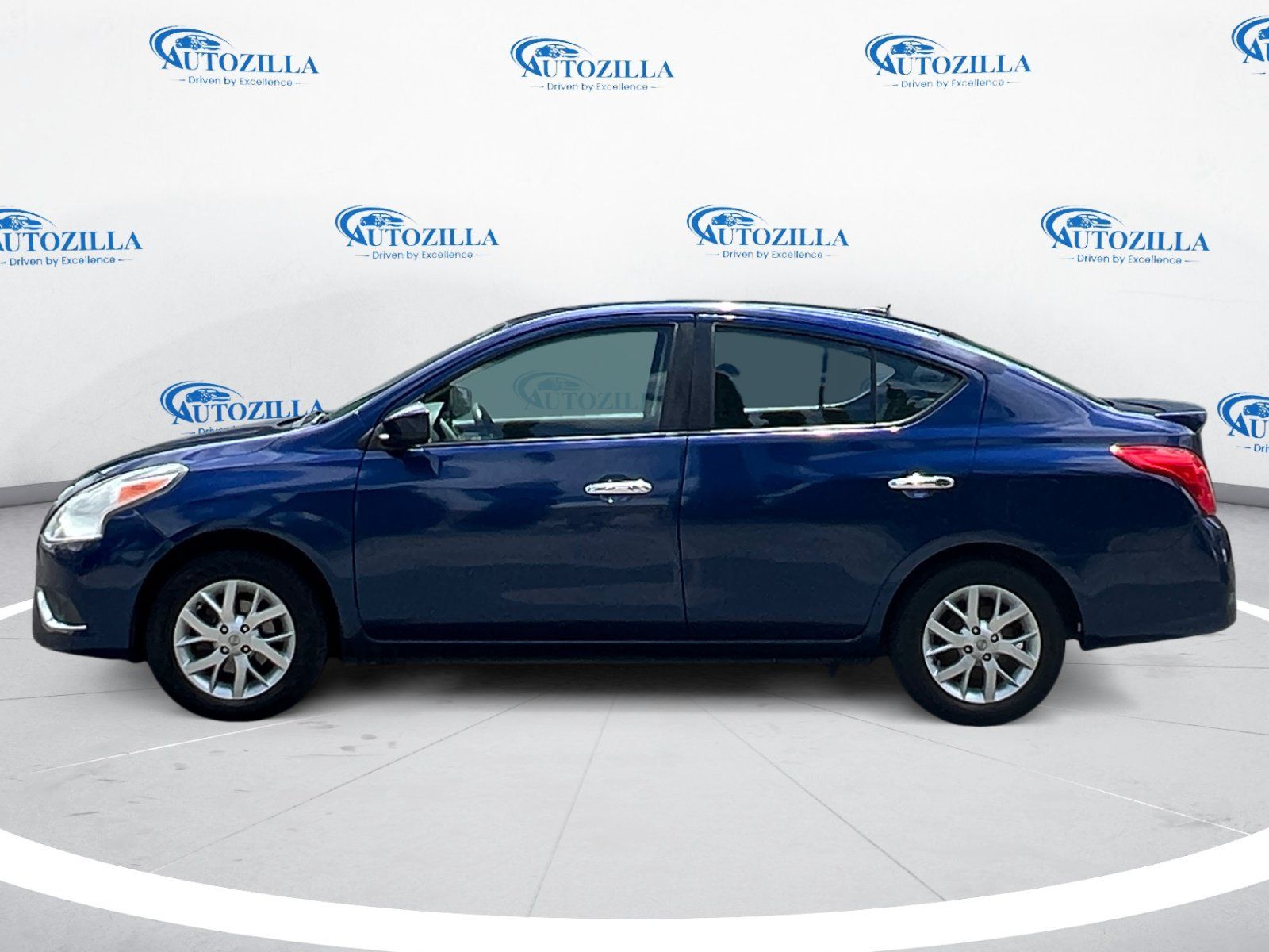 Used 2018 Nissan Versa SV w/ SV Special Edition Package FWD image 2