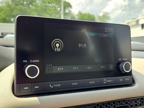 Used 2024 Honda HR-V LX image 17